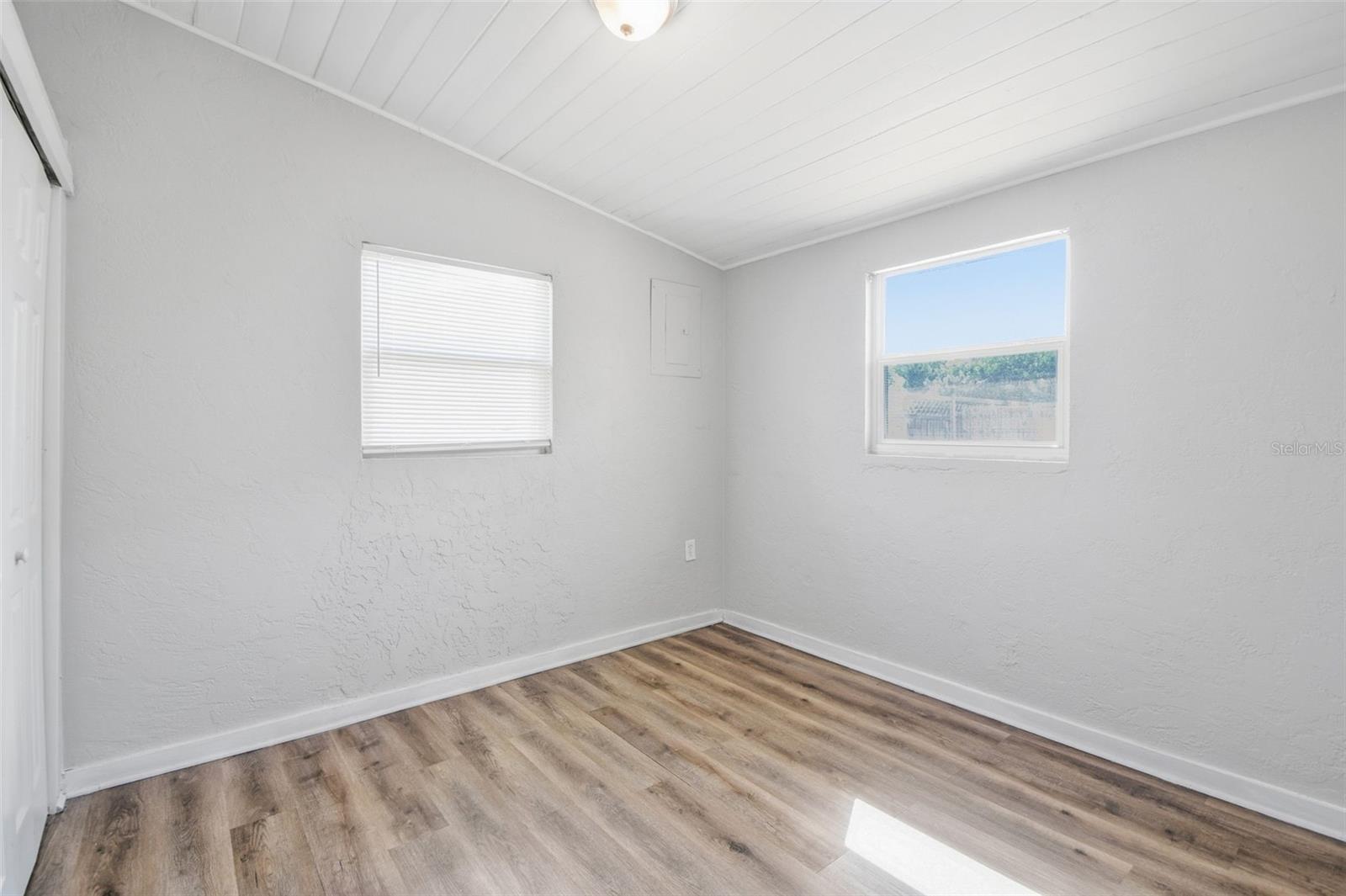 2141 MANGO AVE — photo 30