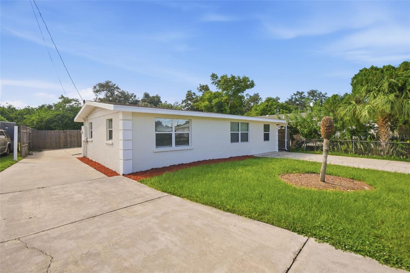 2141 MANGO AVE — photo 2