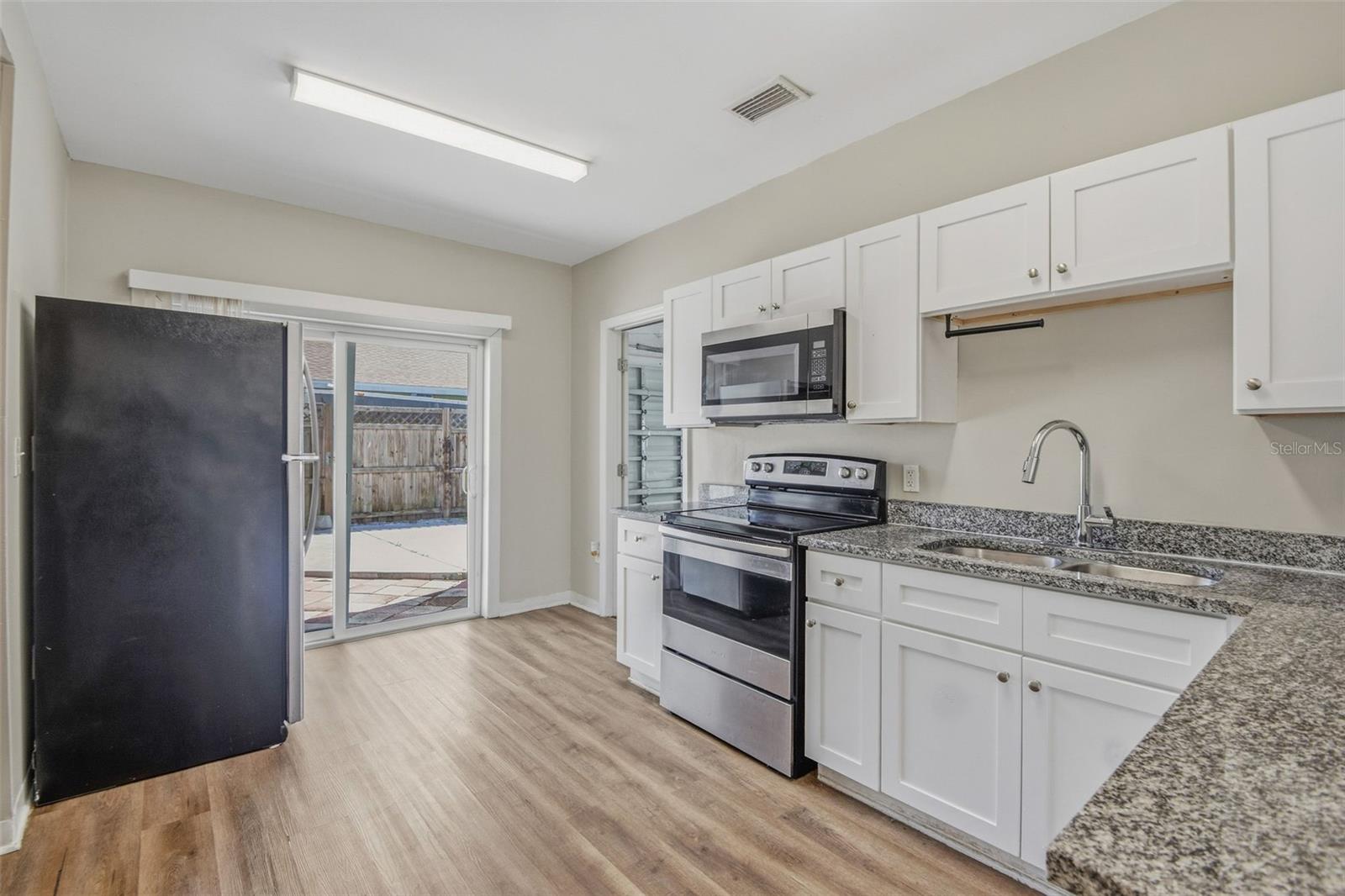 2141 MANGO AVE — photo 11