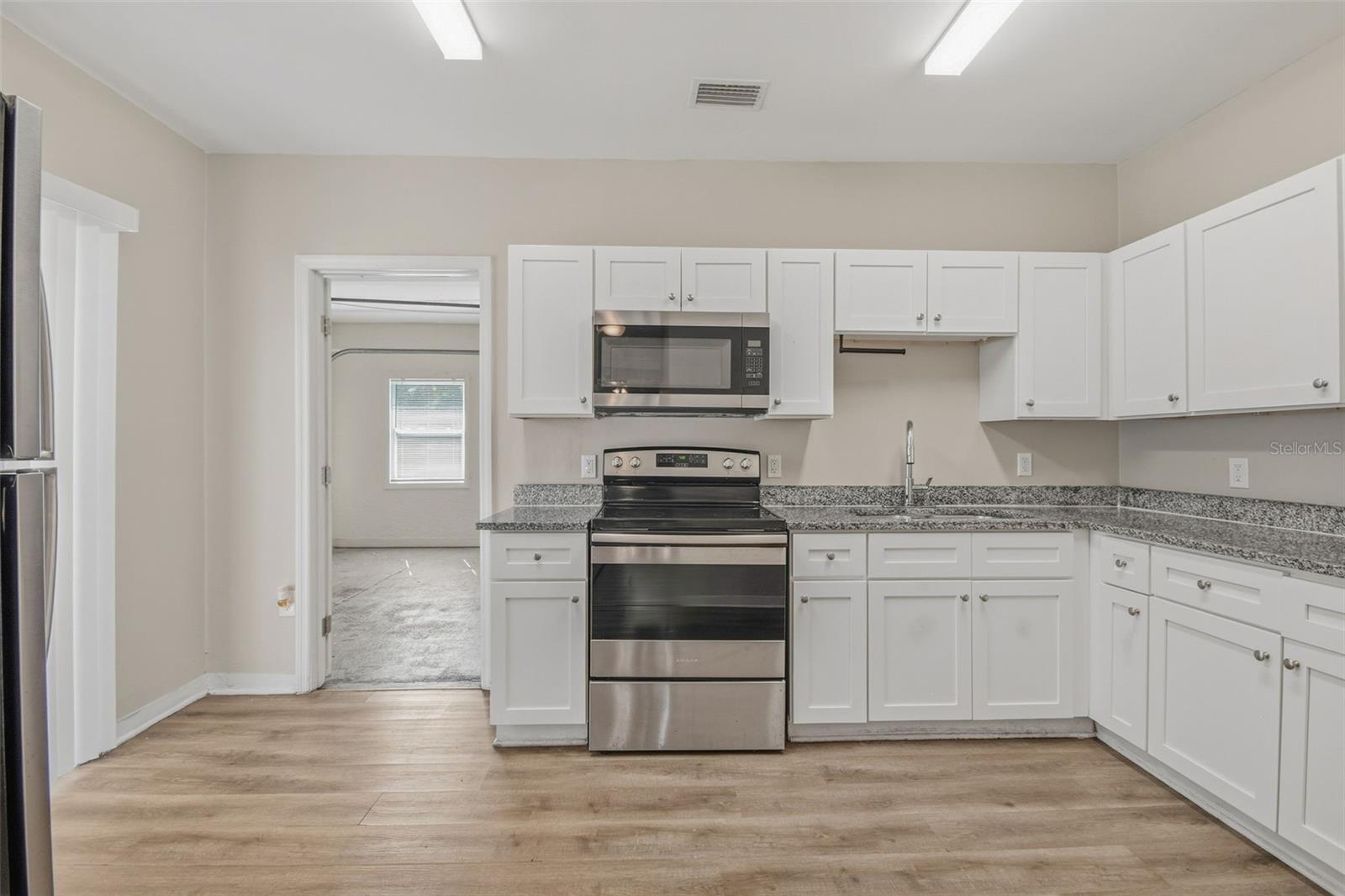 2141 MANGO AVE — photo 6