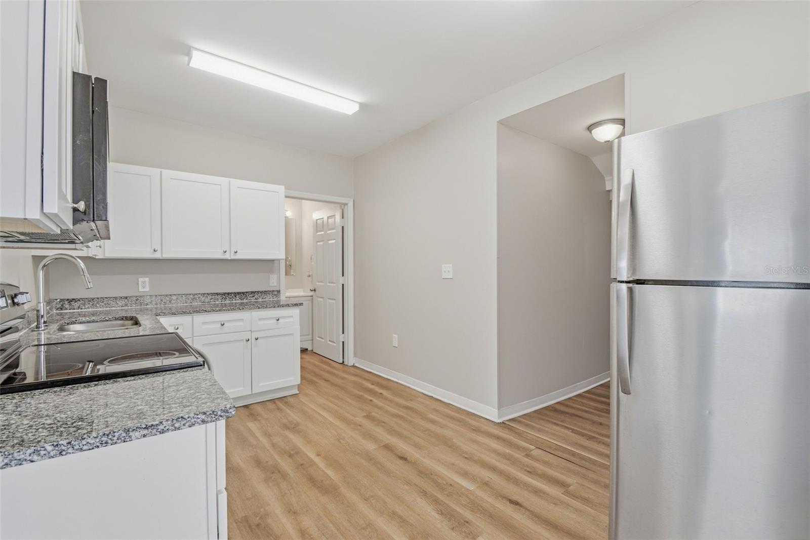 2141 MANGO AVE — photo 9