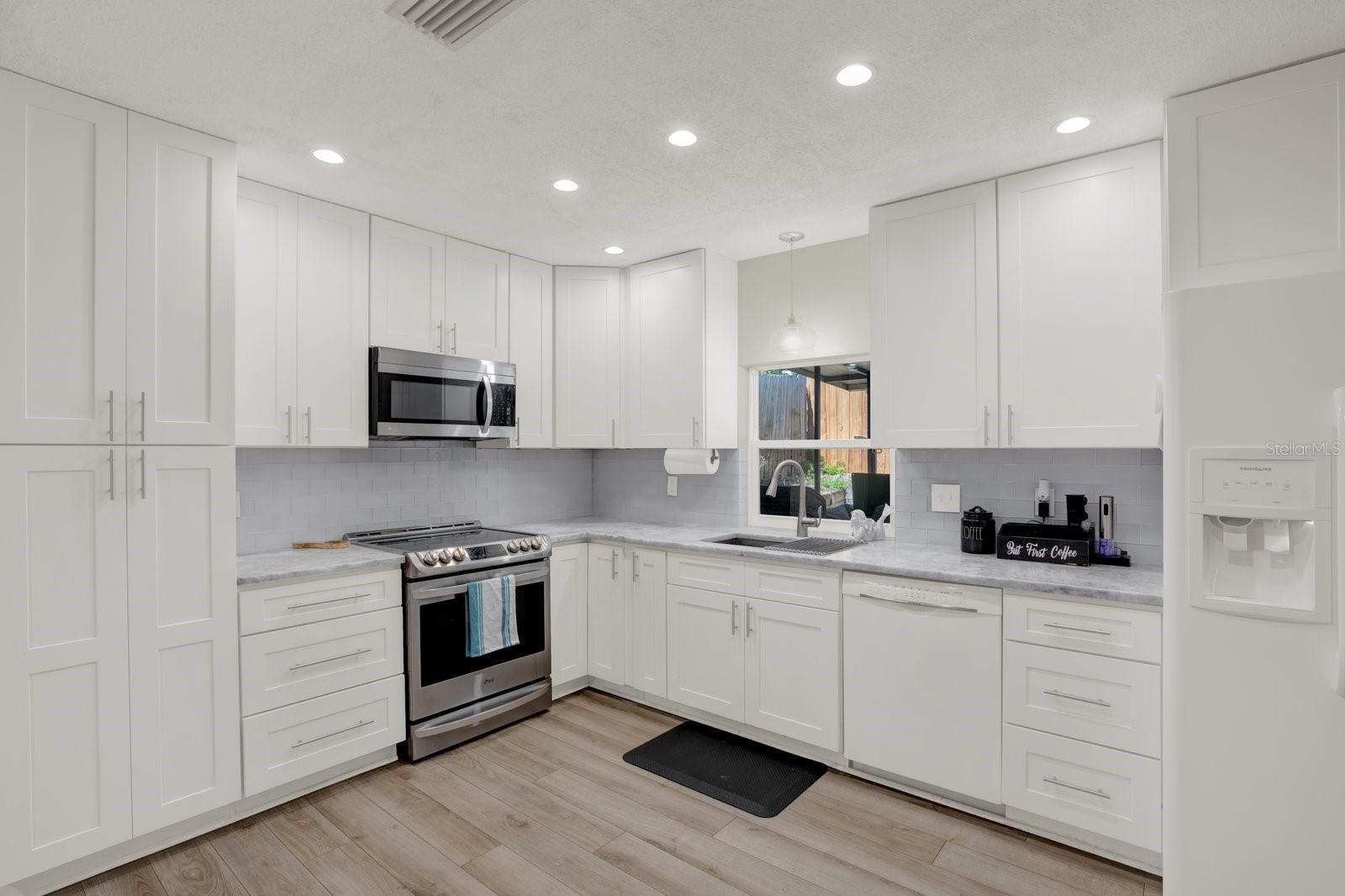 8253 137TH LN — photo 10