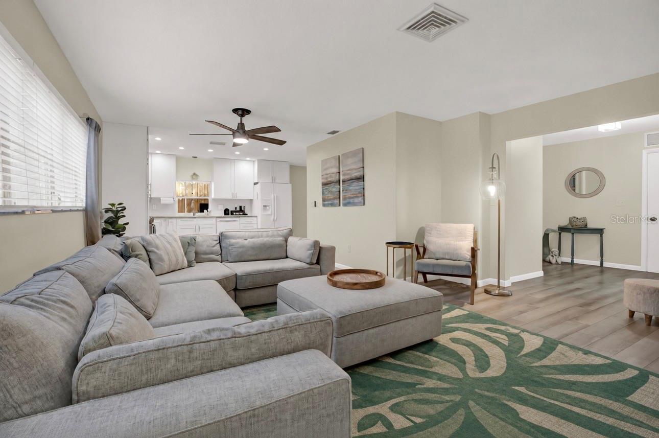 8253 137TH LN — photo 9