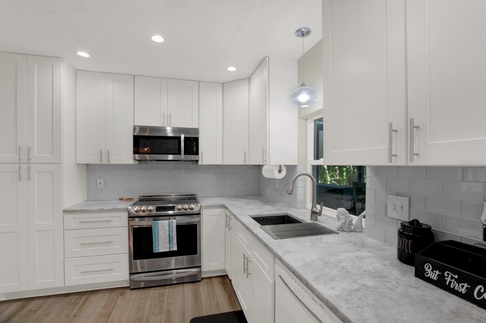 8253 137TH LN — photo 12