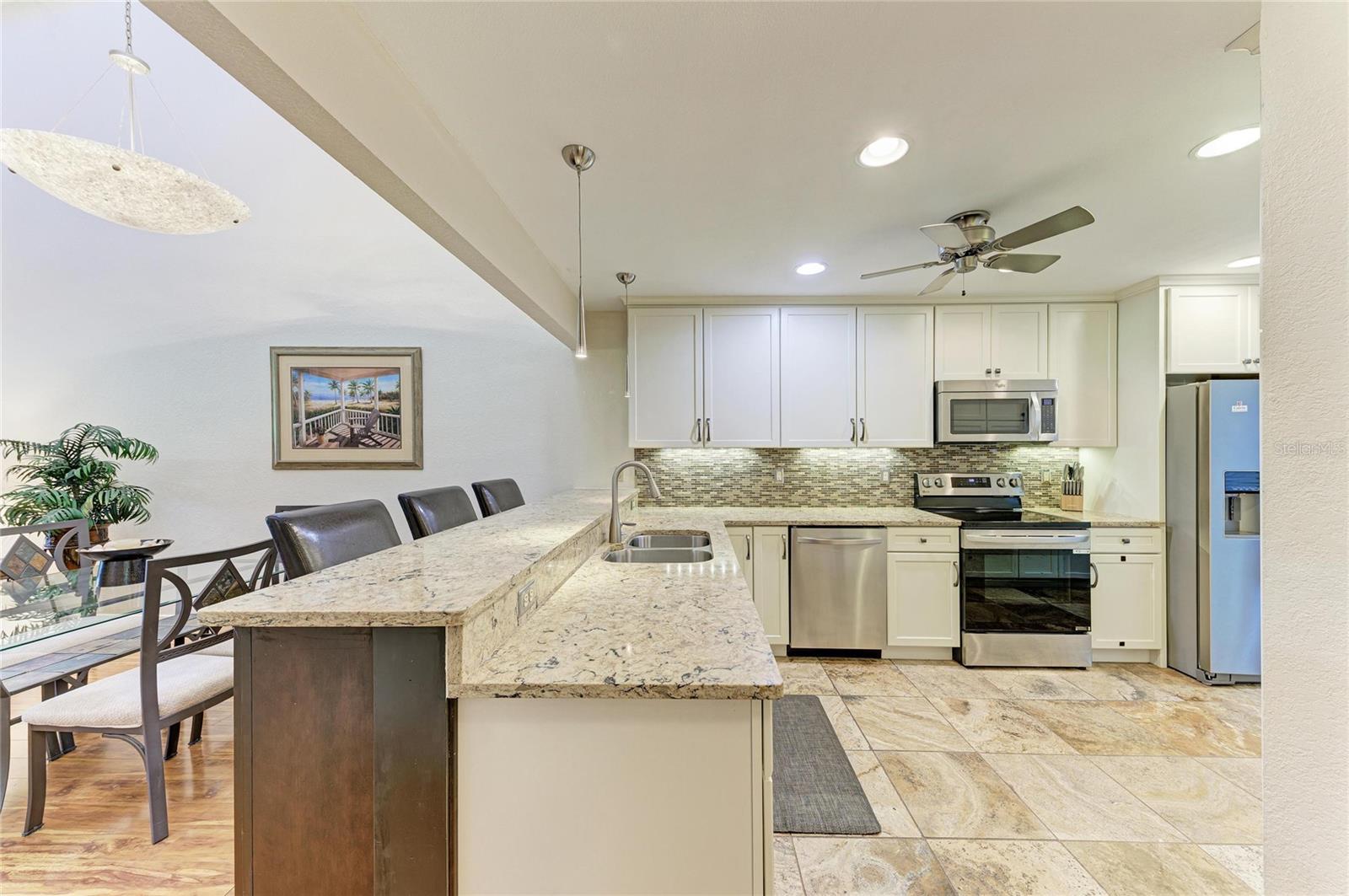 3403 AVENIDA MADERA #B — photo 12