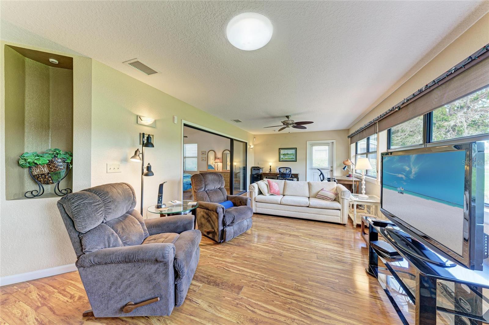3403 AVENIDA MADERA #B — photo 37