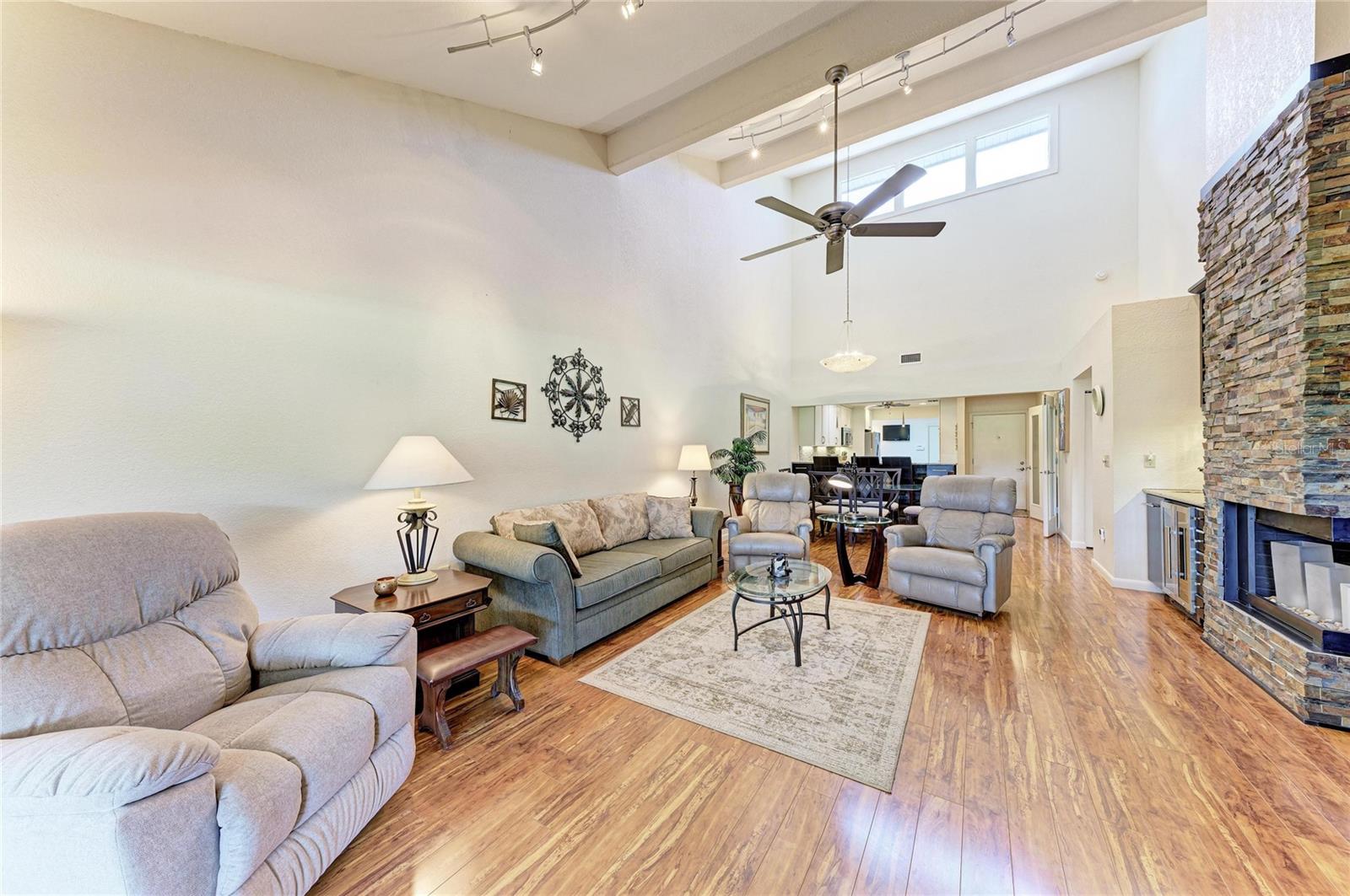 3403 AVENIDA MADERA #B — photo 9