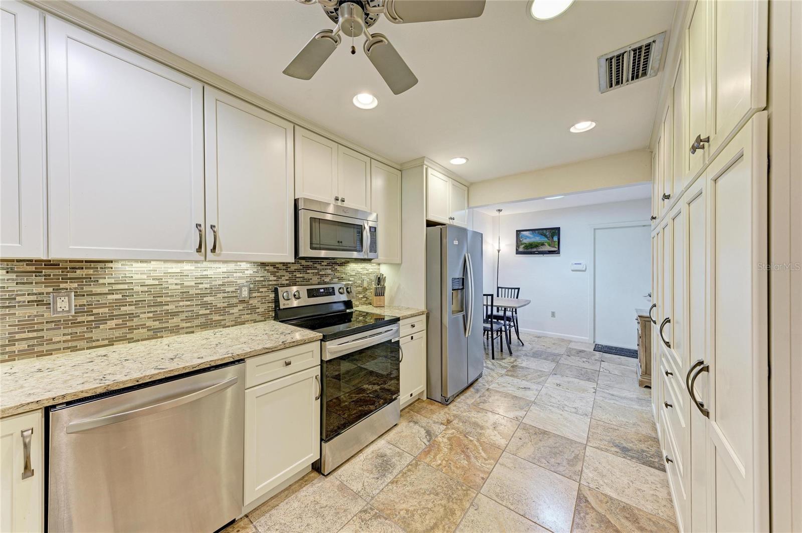 3403 AVENIDA MADERA #B — photo 13