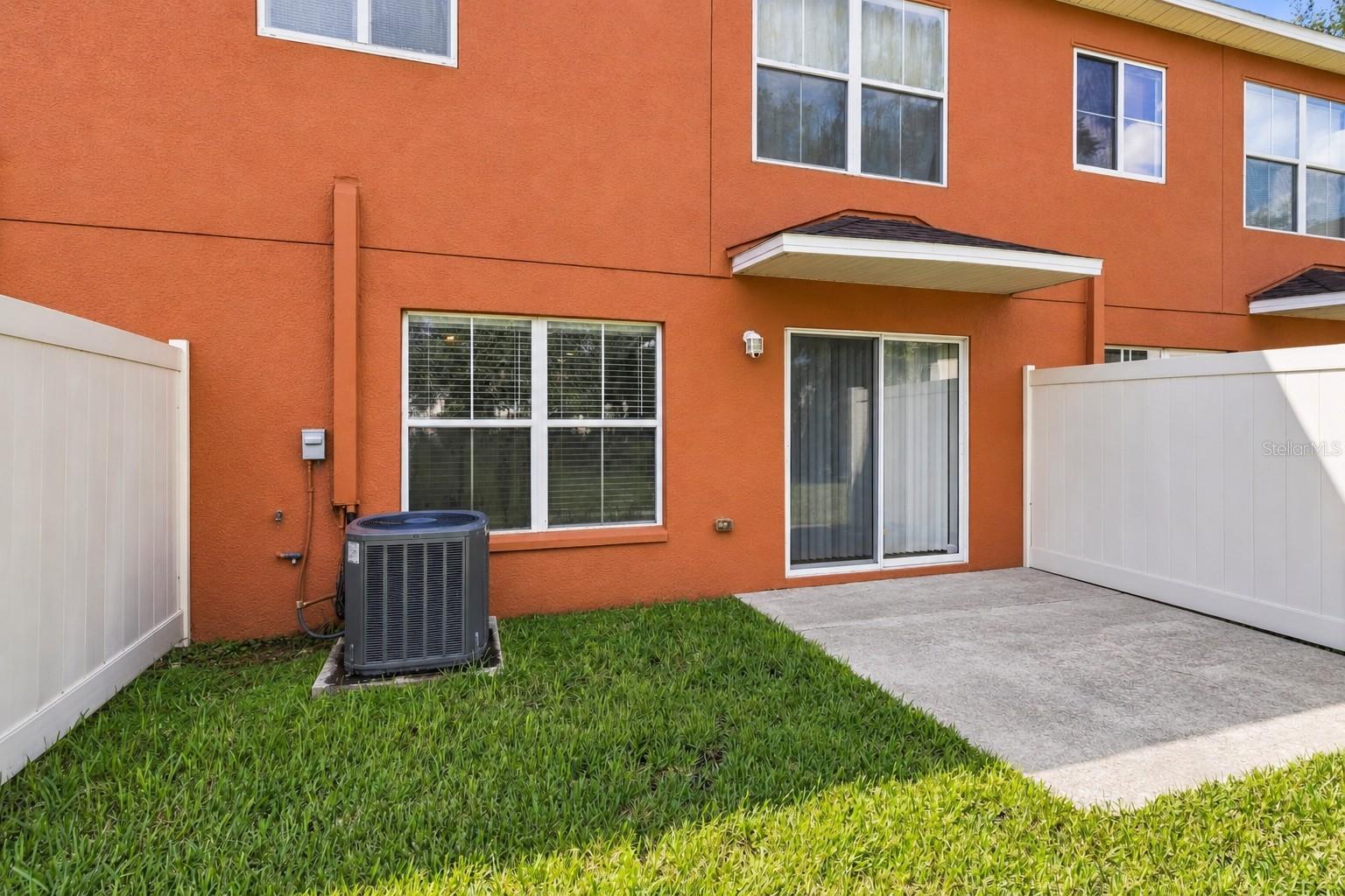 10810 JOHANNA AVE — photo 17
