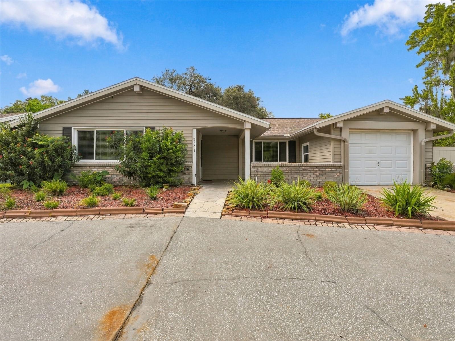 8502 ARROWHEAD DR — photo 2