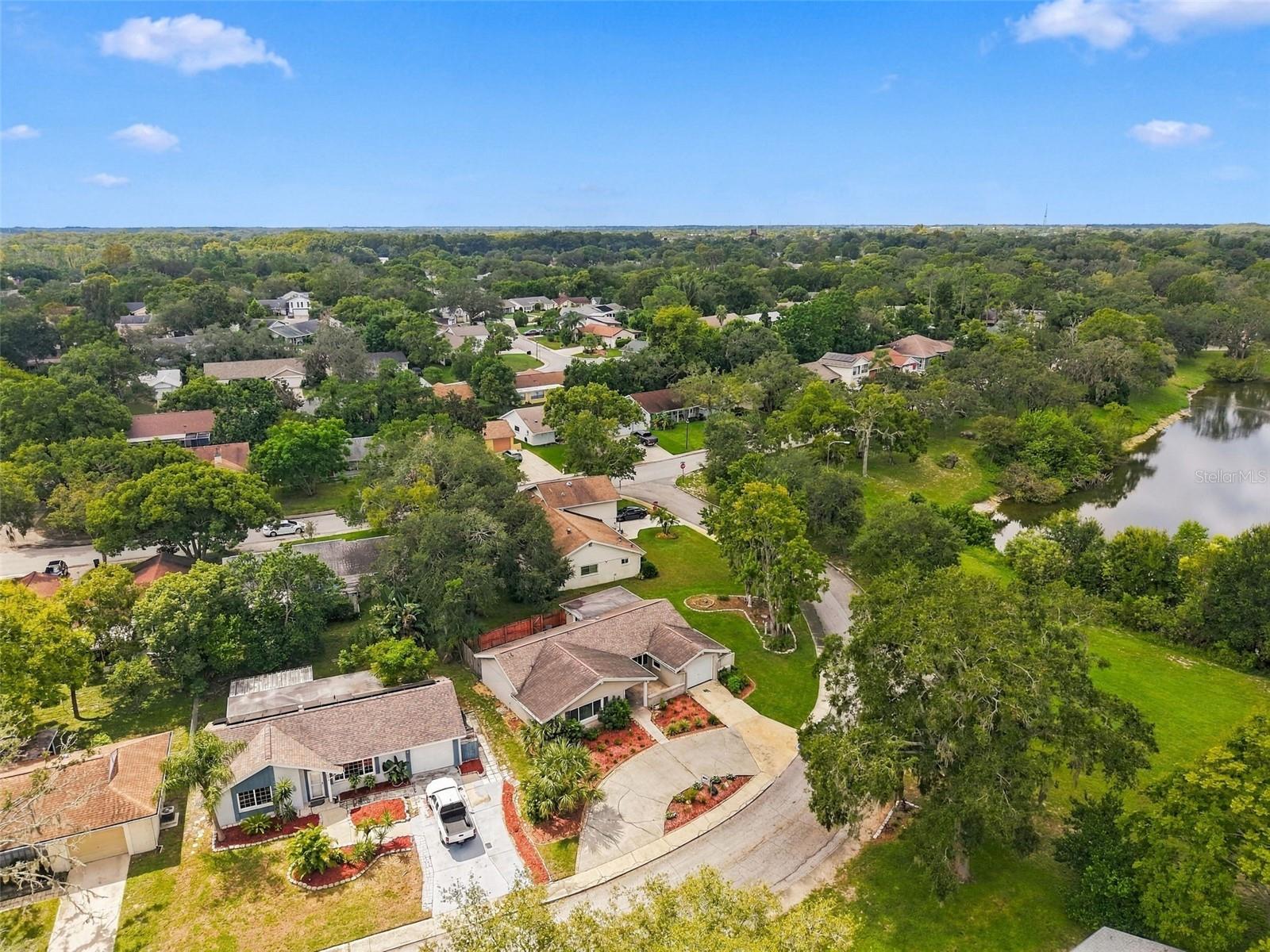 8502 ARROWHEAD DR — photo 31
