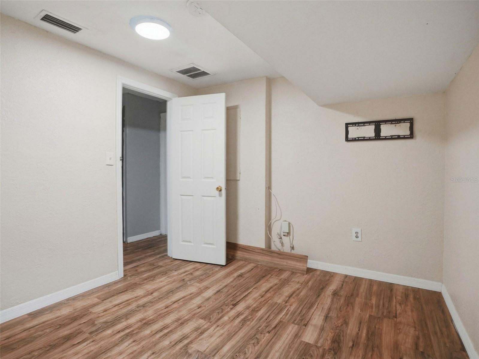 8502 ARROWHEAD DR — photo 25