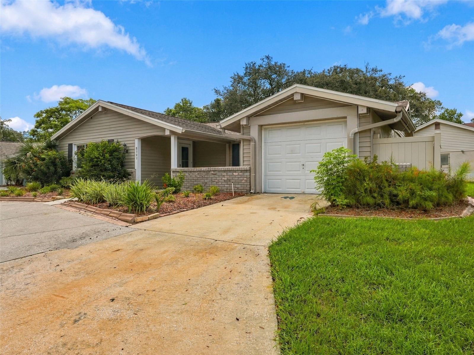 8502 ARROWHEAD DR — photo 3