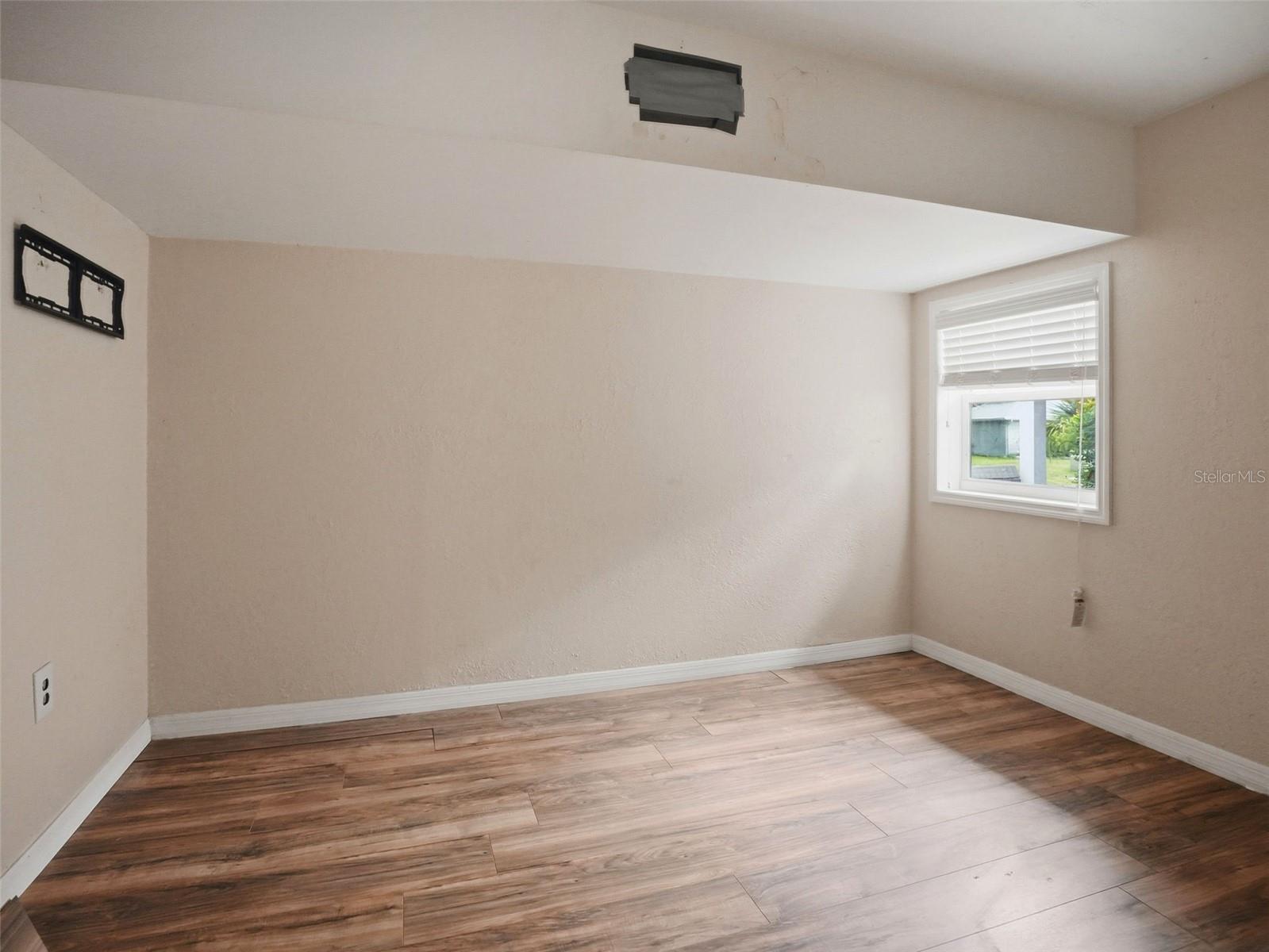 8502 ARROWHEAD DR — photo 24