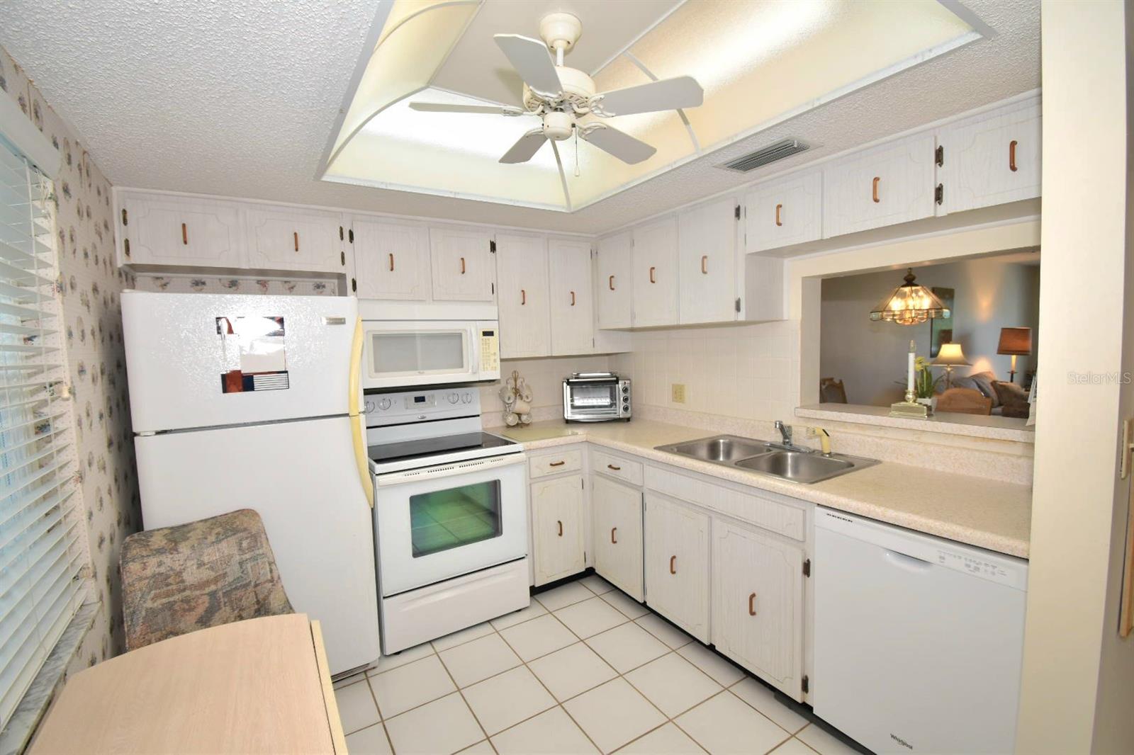 948 VIRGINIA ST #210 — photo 4