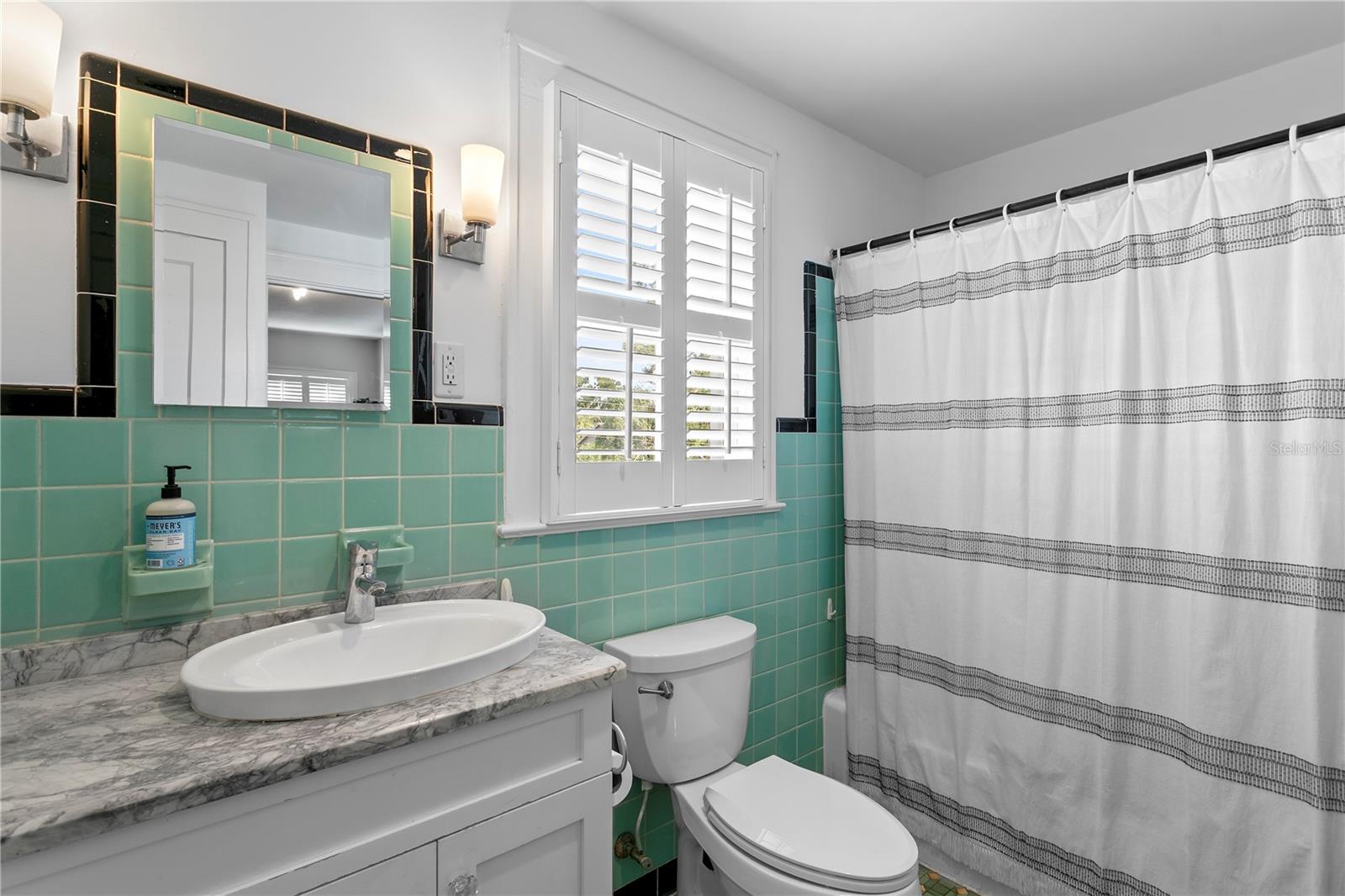 802 S DELAWARE AVE — photo 37