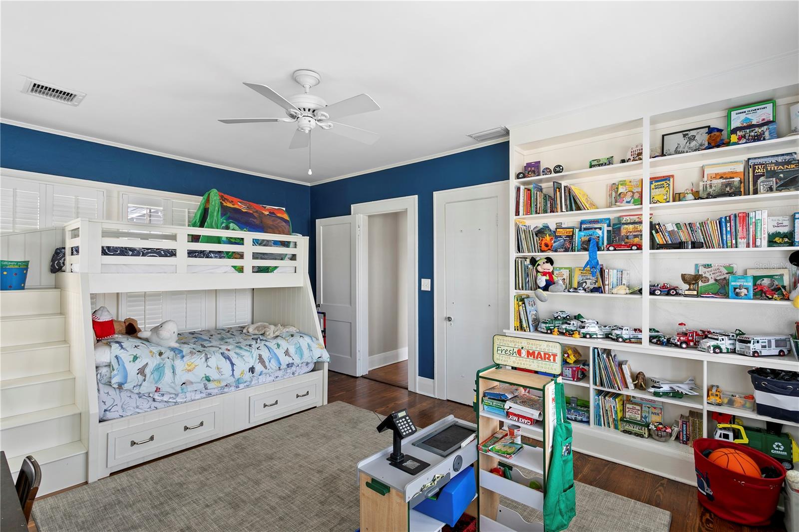 802 S DELAWARE AVE — photo 45