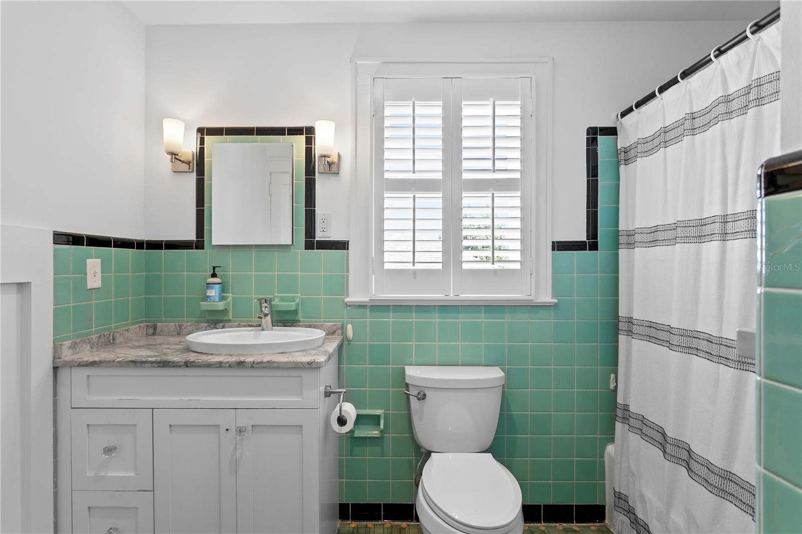 802 S DELAWARE AVE — photo 36