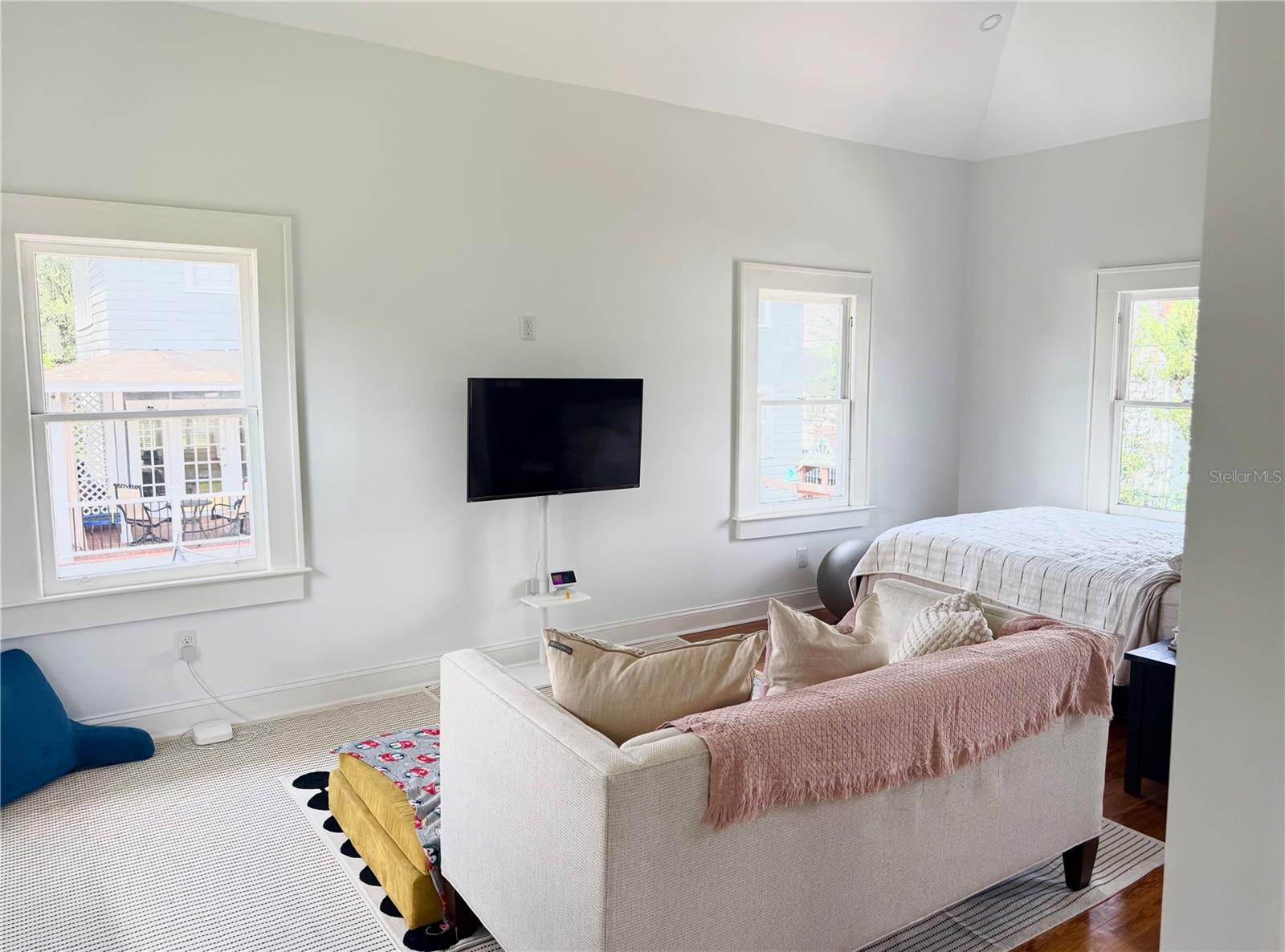 802 S DELAWARE AVE — photo 58