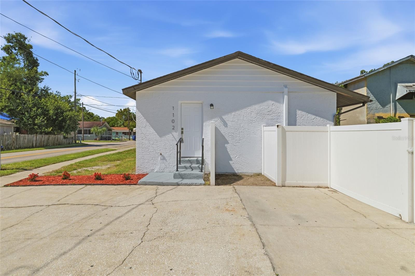1102 E SITKA ST — photo 3