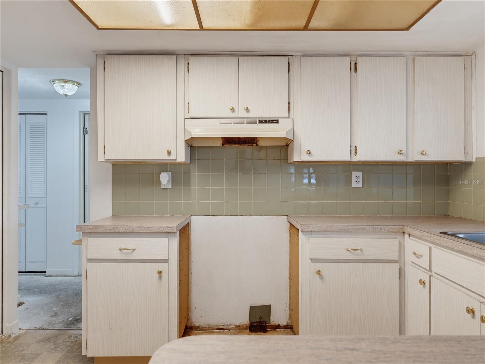 7014 FLAGGLER DR — photo 12