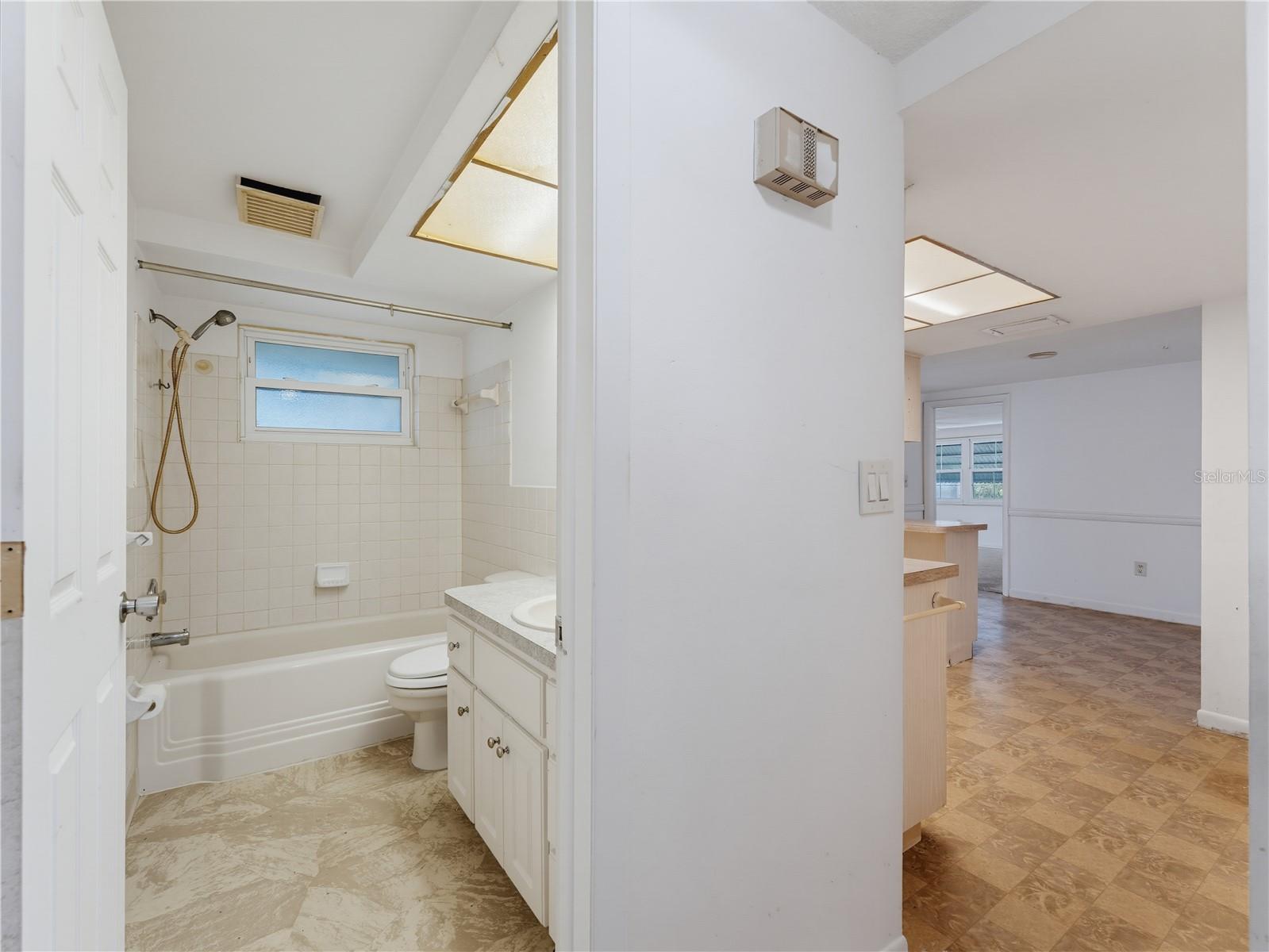 7014 FLAGGLER DR — photo 29
