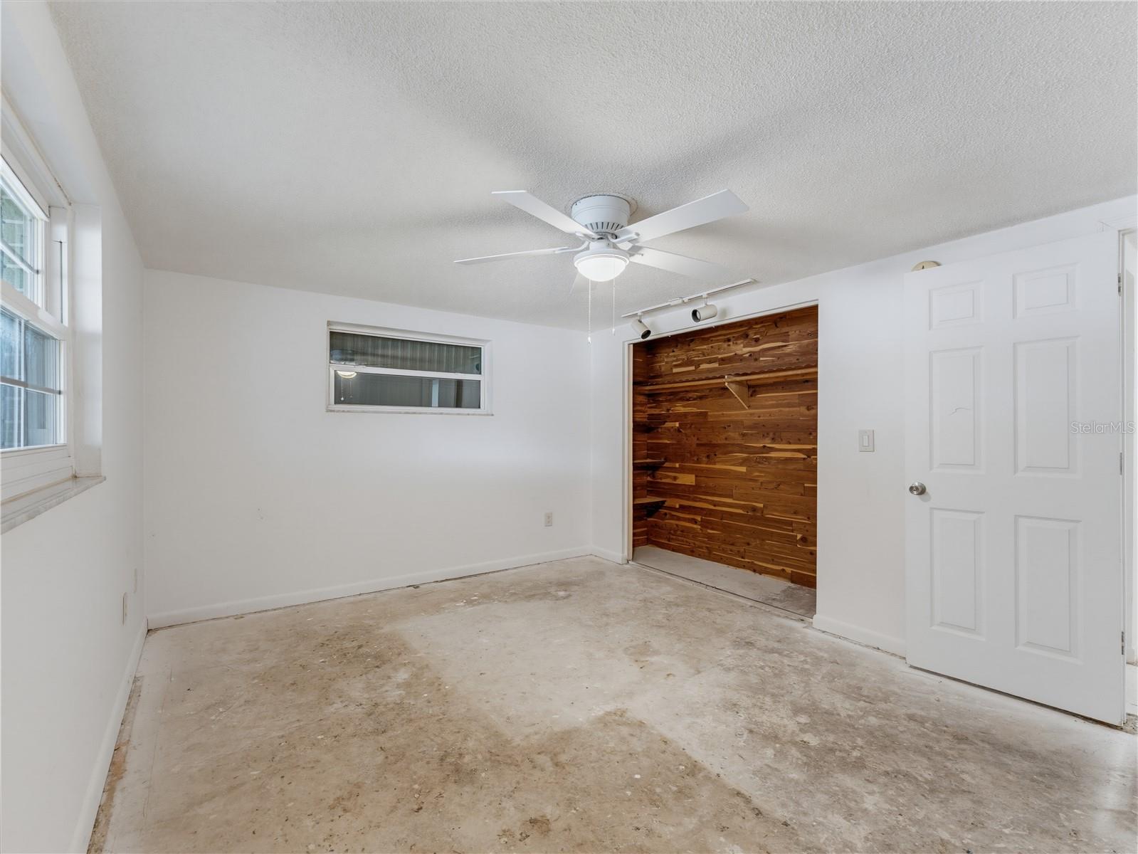 7014 FLAGGLER DR — photo 32