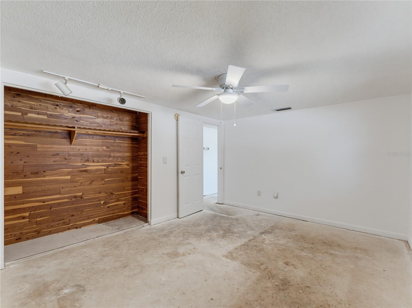 7014 FLAGGLER DR — photo 33