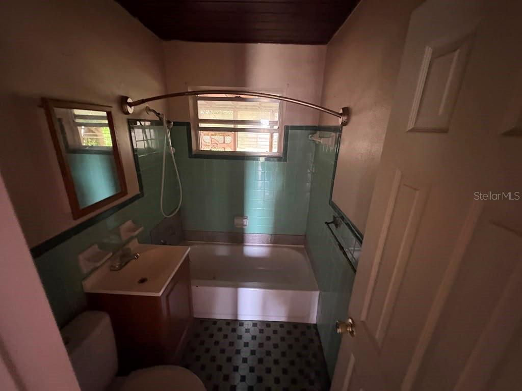 11124 MAHIN LN — photo 8