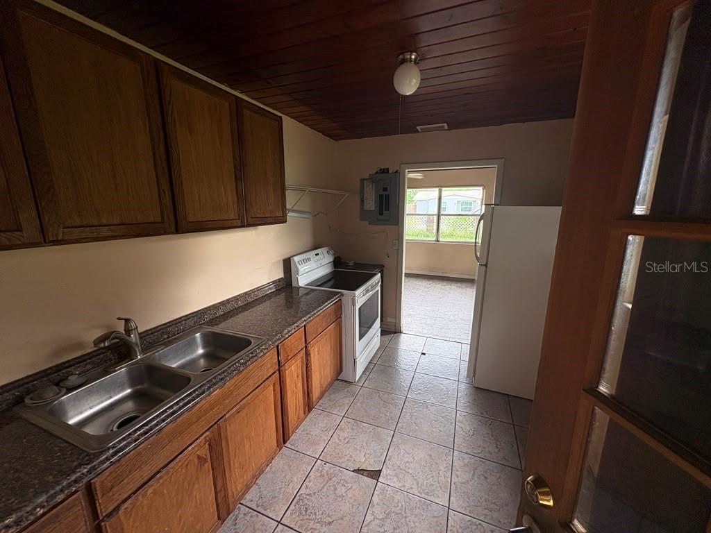 11124 MAHIN LN — photo 10