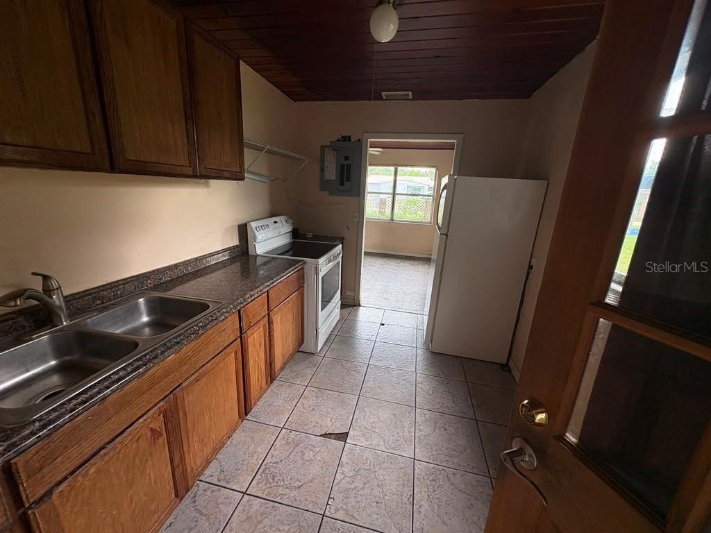 11124 MAHIN LN — photo 11