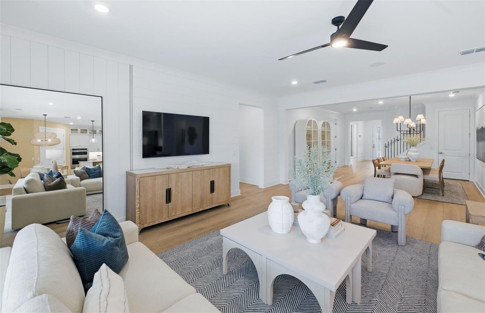 655 COTELLA CV — photo 9
