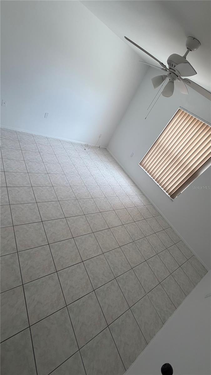 8345 FOX HOLLOW DR — photo 10