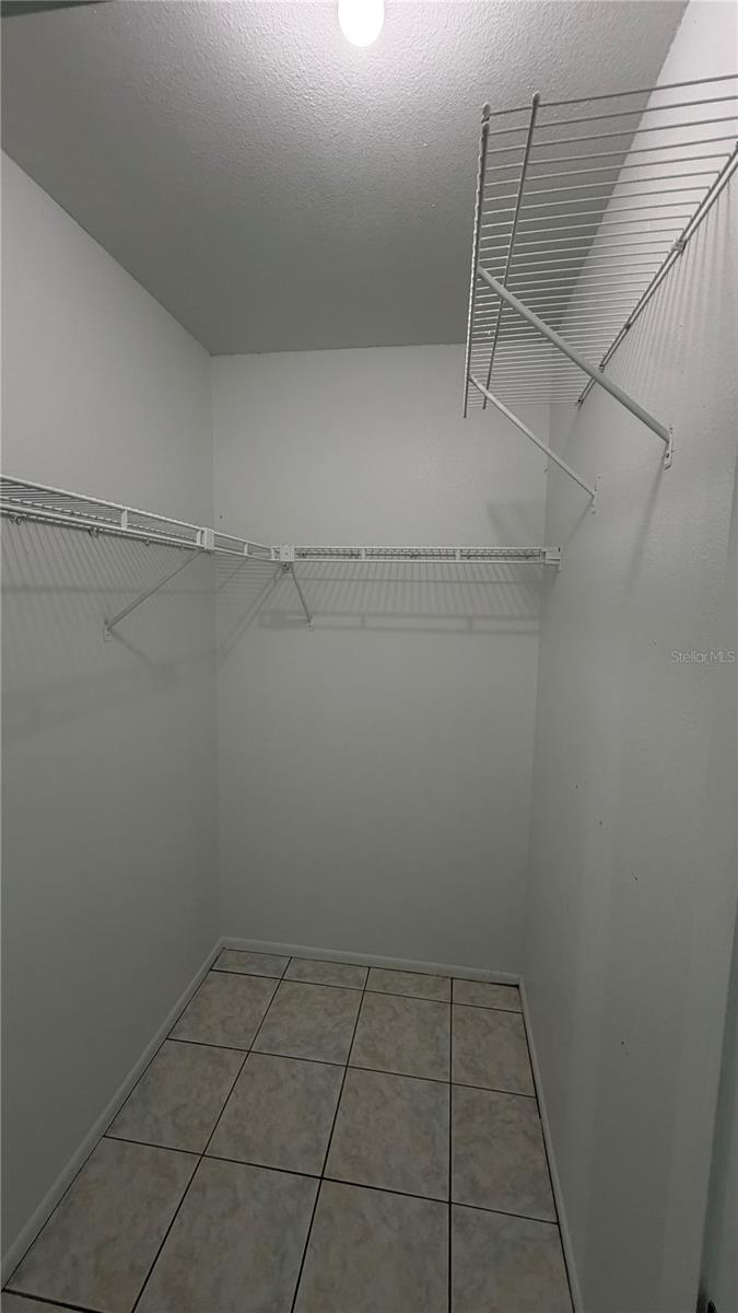 8345 FOX HOLLOW DR — photo 12