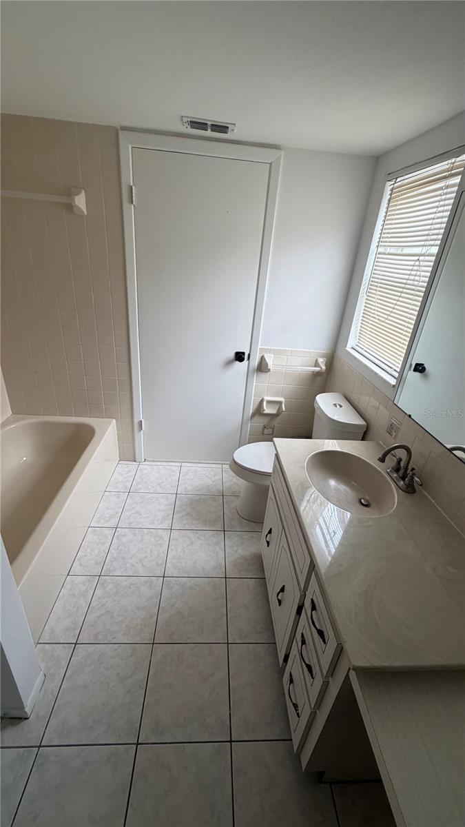 8345 FOX HOLLOW DR — photo 7