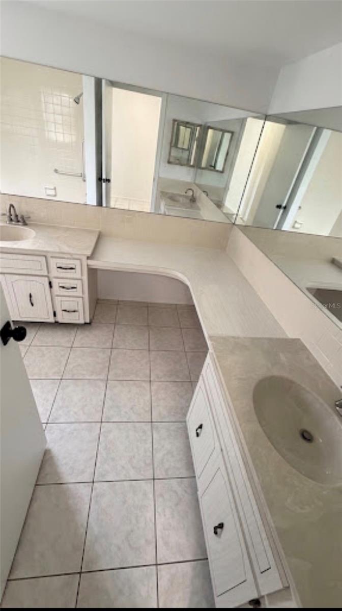 8345 FOX HOLLOW DR — photo 8