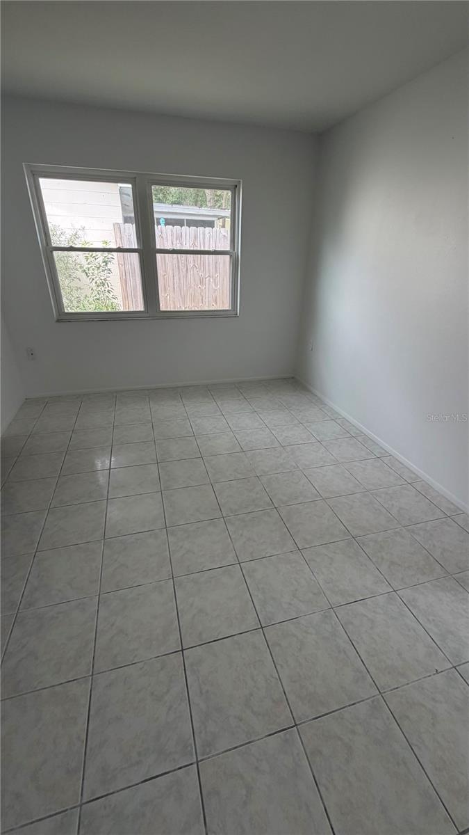 8345 FOX HOLLOW DR — photo 11