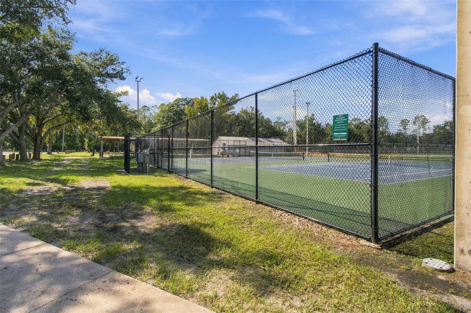 867 SUNSET LN — photo 38