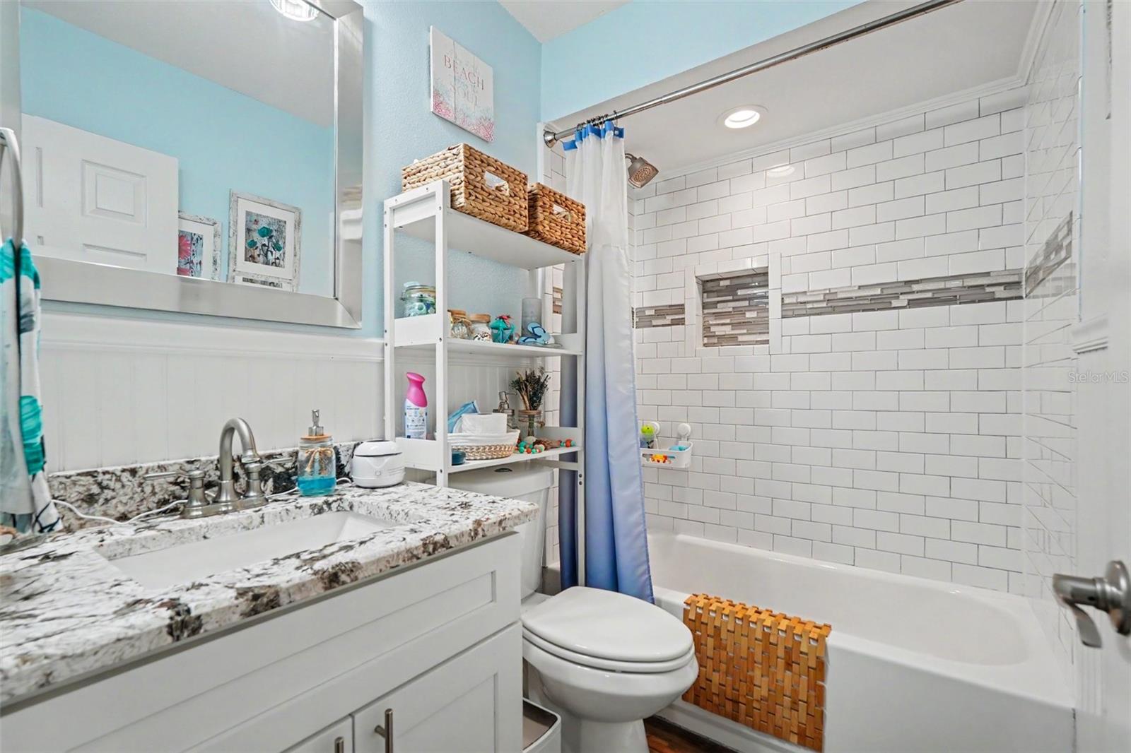 3204 W PEARL AVE — photo 22