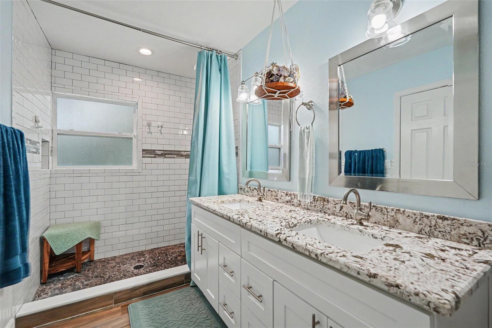 3204 W PEARL AVE — photo 18