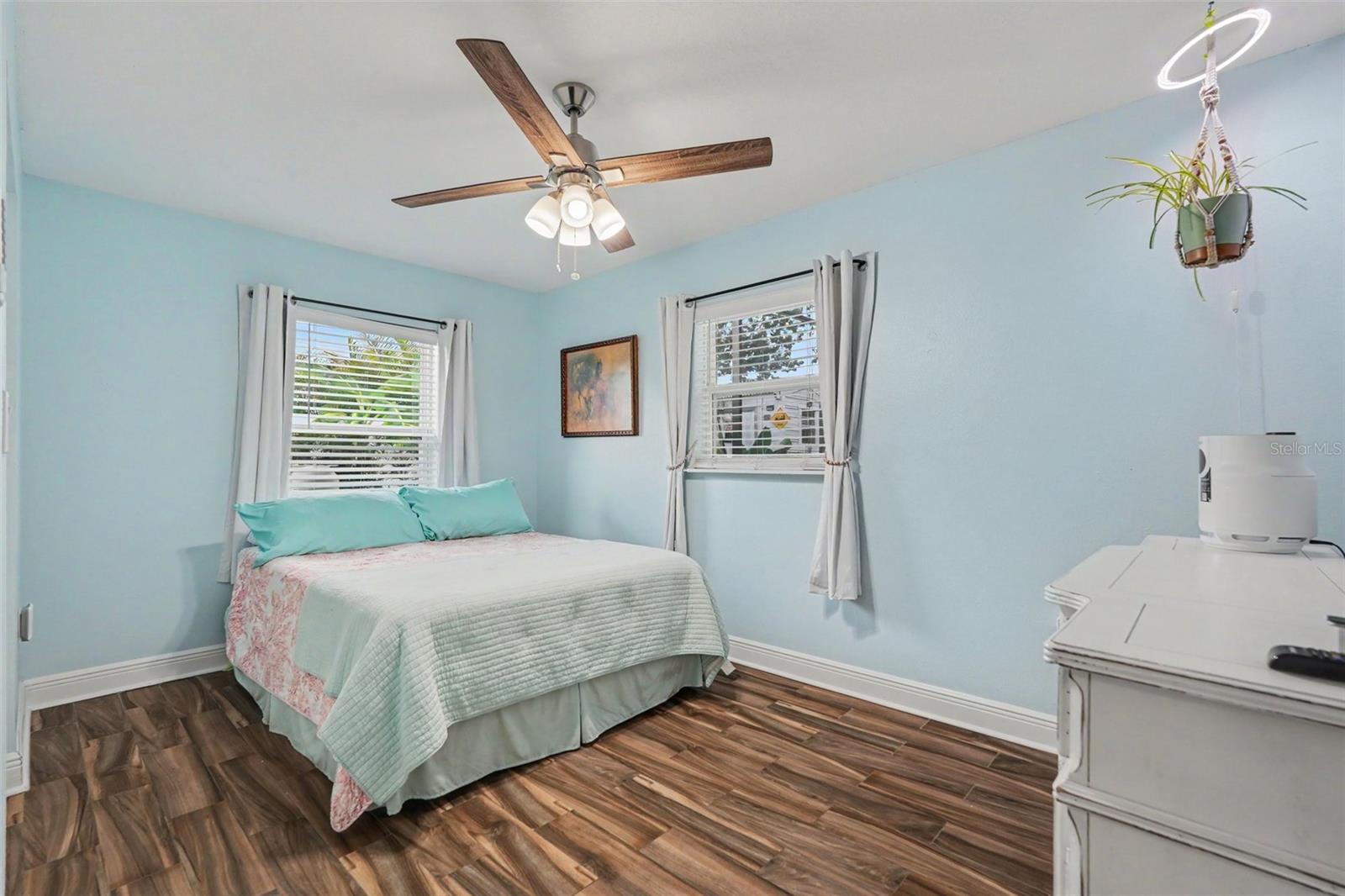 3204 W PEARL AVE — photo 20