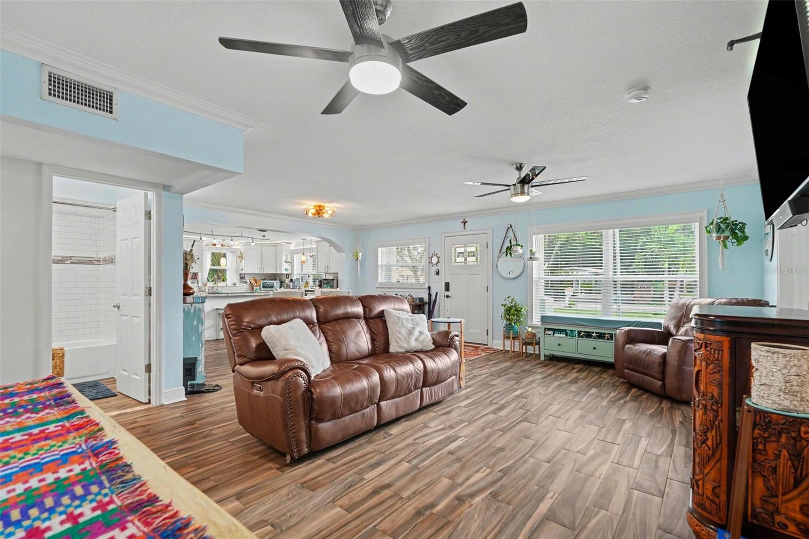 3204 W PEARL AVE — photo 12