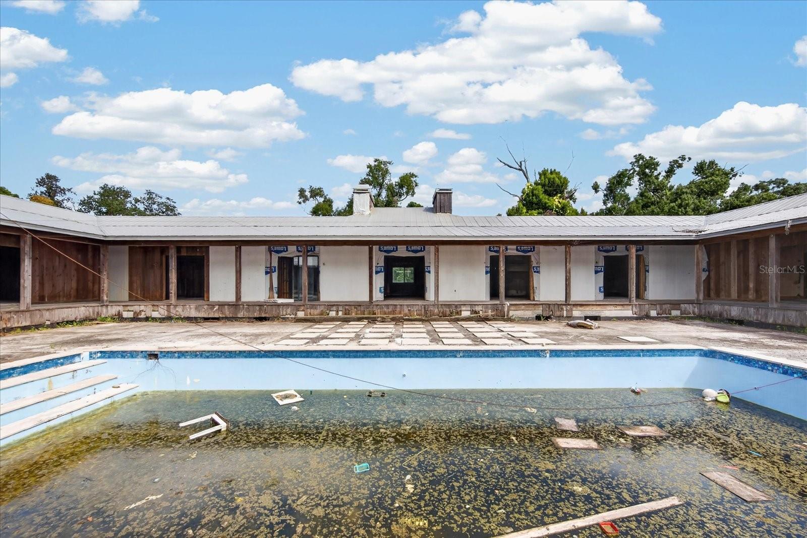 2140 DESOTO RD — photo 25
