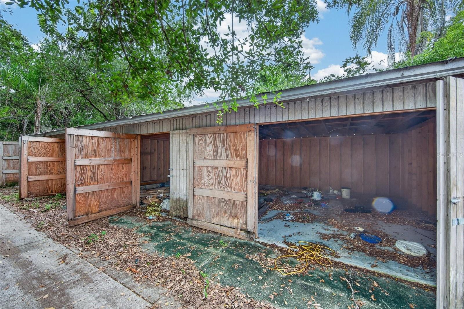 2140 DESOTO RD — photo 85