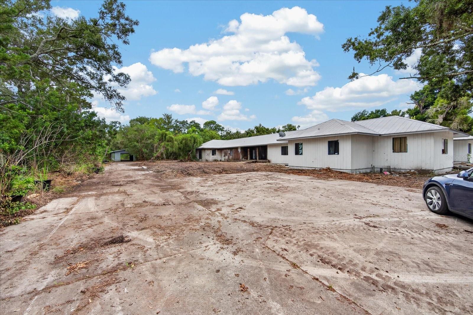 2140 DESOTO RD — photo 5