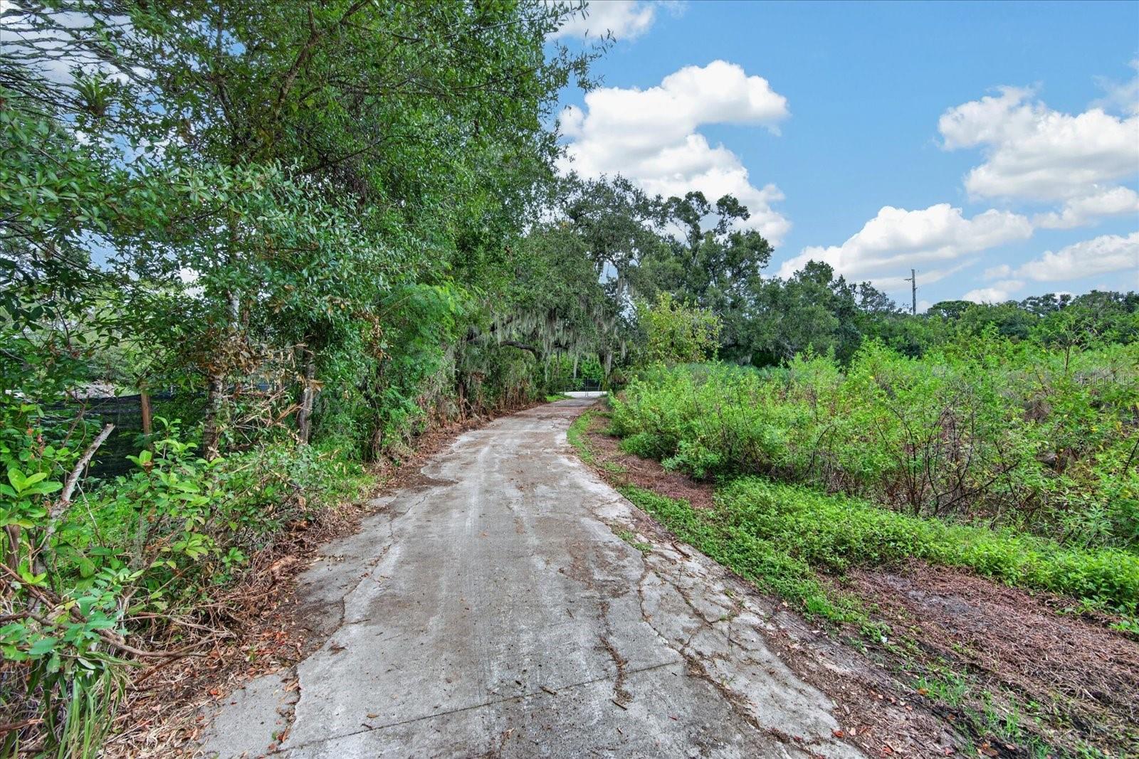 2140 DESOTO RD — photo 32