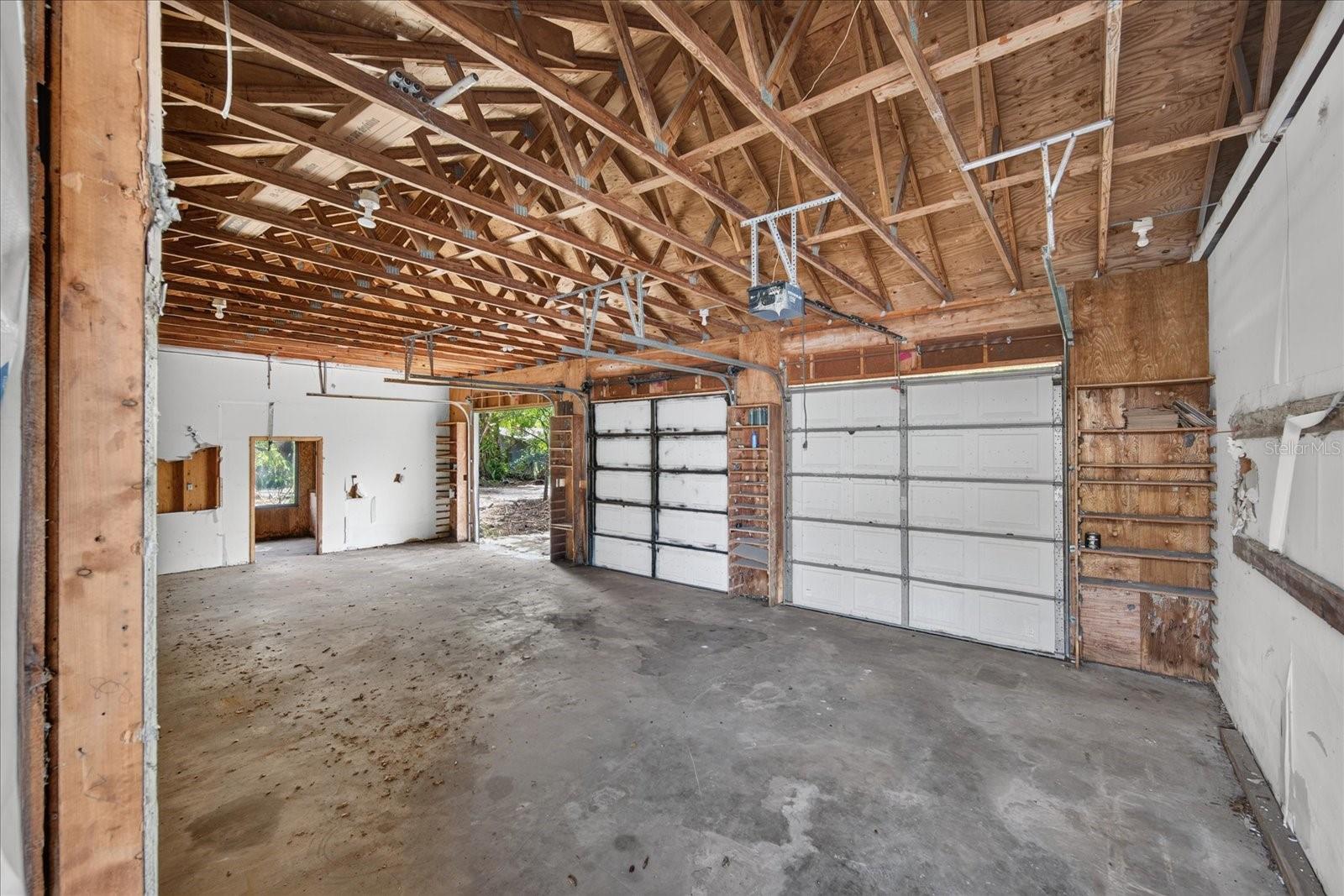 2140 DESOTO RD — photo 87