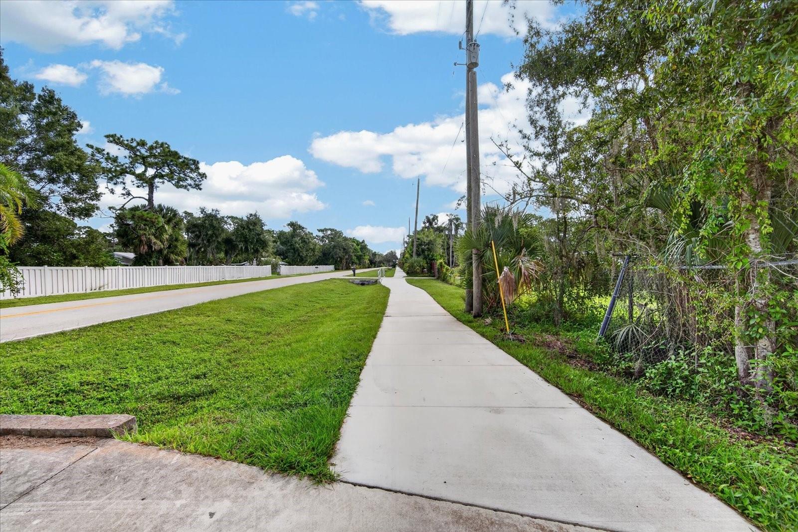 2140 DESOTO RD — photo 29