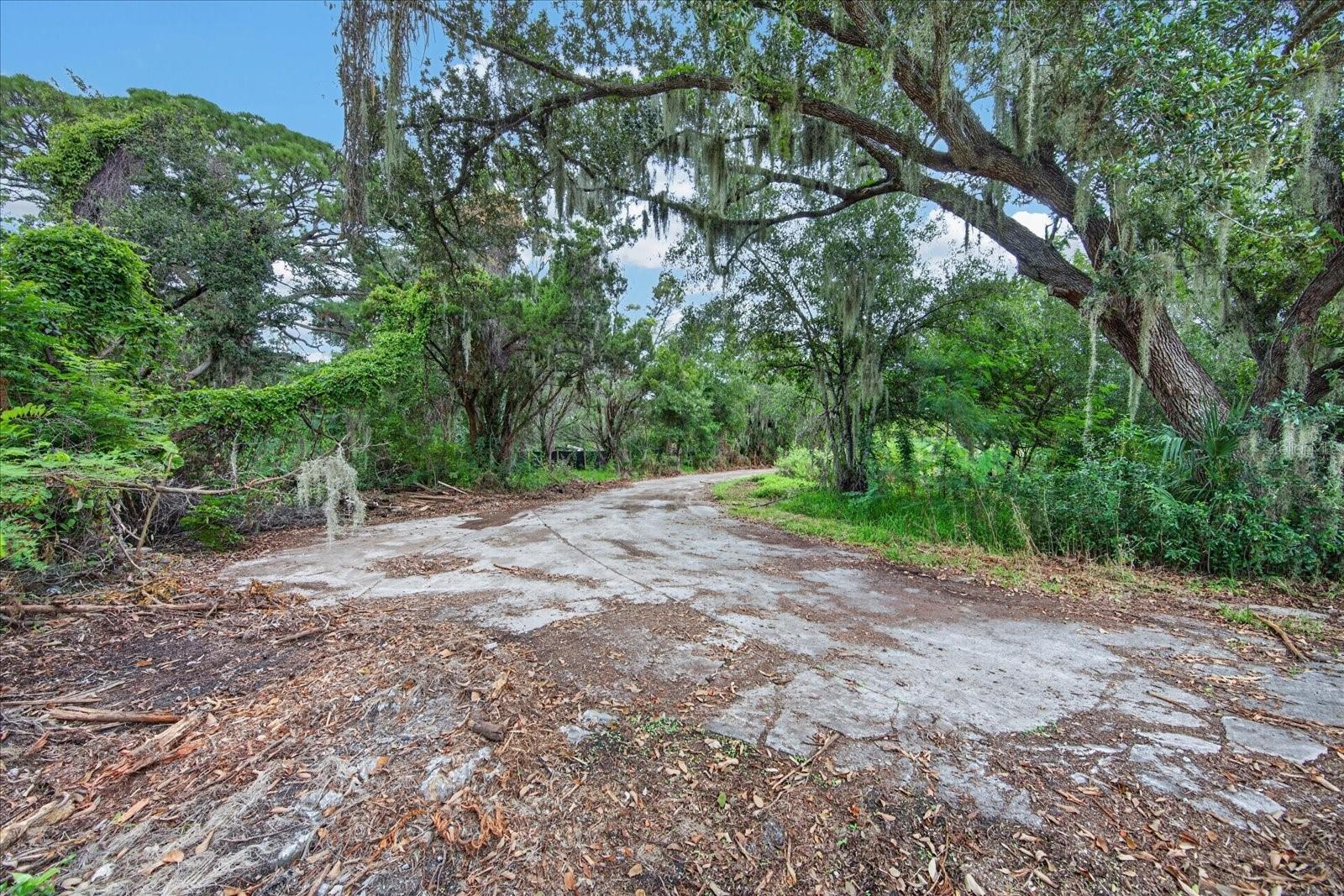 2140 DESOTO RD — photo 27