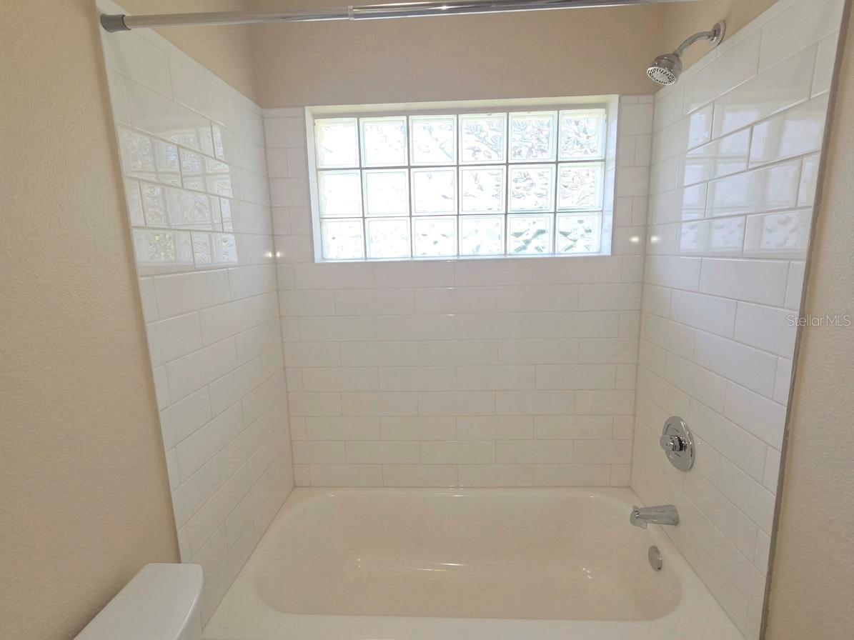 9403 LARKBUNTING DR — photo 28